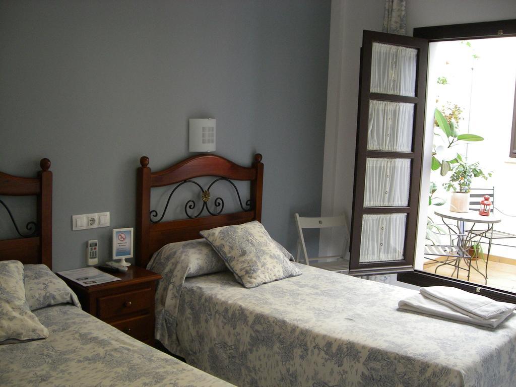 Hostal Azahar Kordoba Bagian luar foto