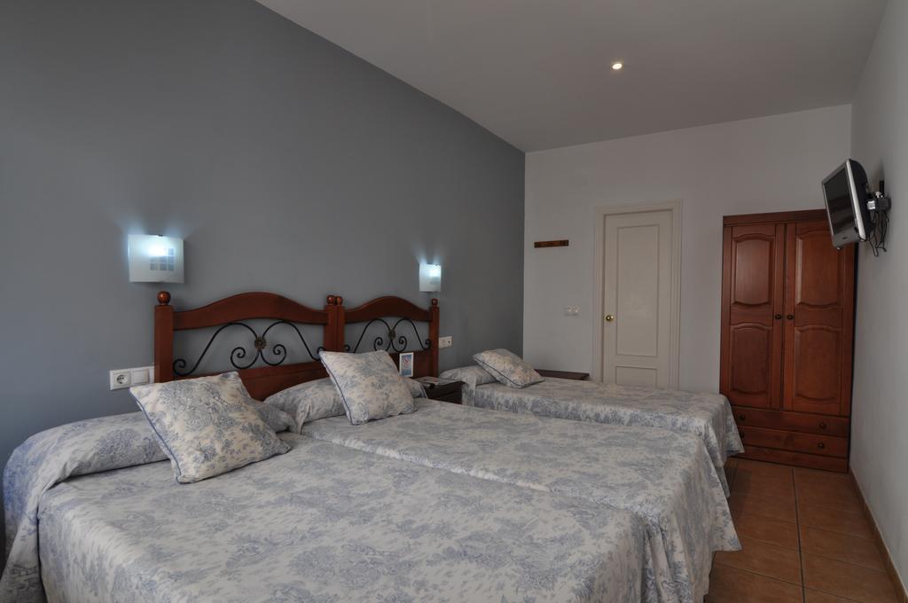 Hostal Azahar Kordoba Bagian luar foto