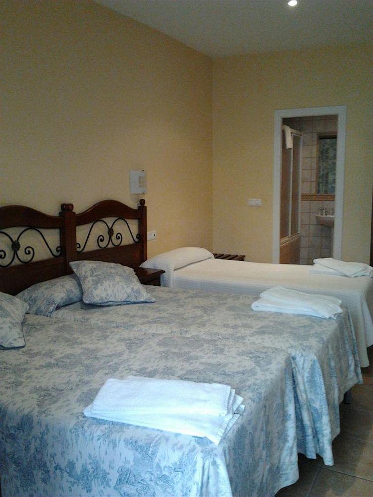 Hostal Azahar Kordoba Bagian luar foto