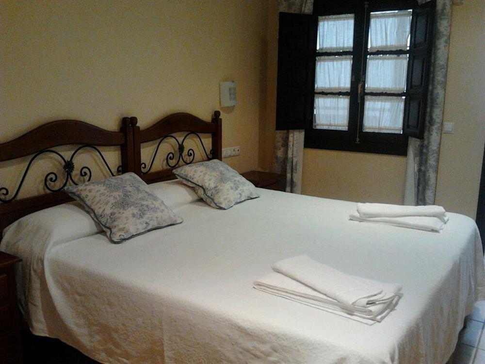 Hostal Azahar Kordoba Bagian luar foto