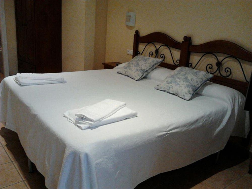 Hostal Azahar Kordoba Bagian luar foto
