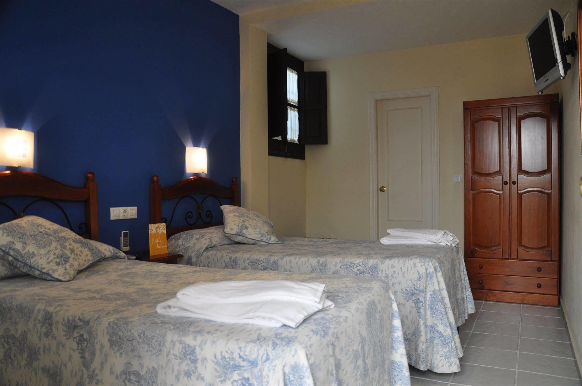 Hostal Azahar Kordoba Bagian luar foto